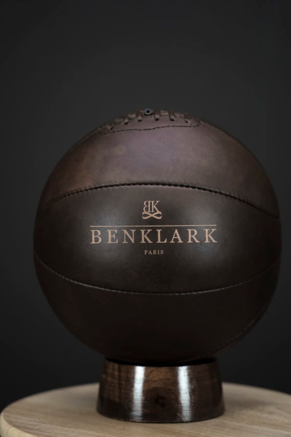BENKLARK Réédite Son Ballon De Basket Entièrement En Cuir