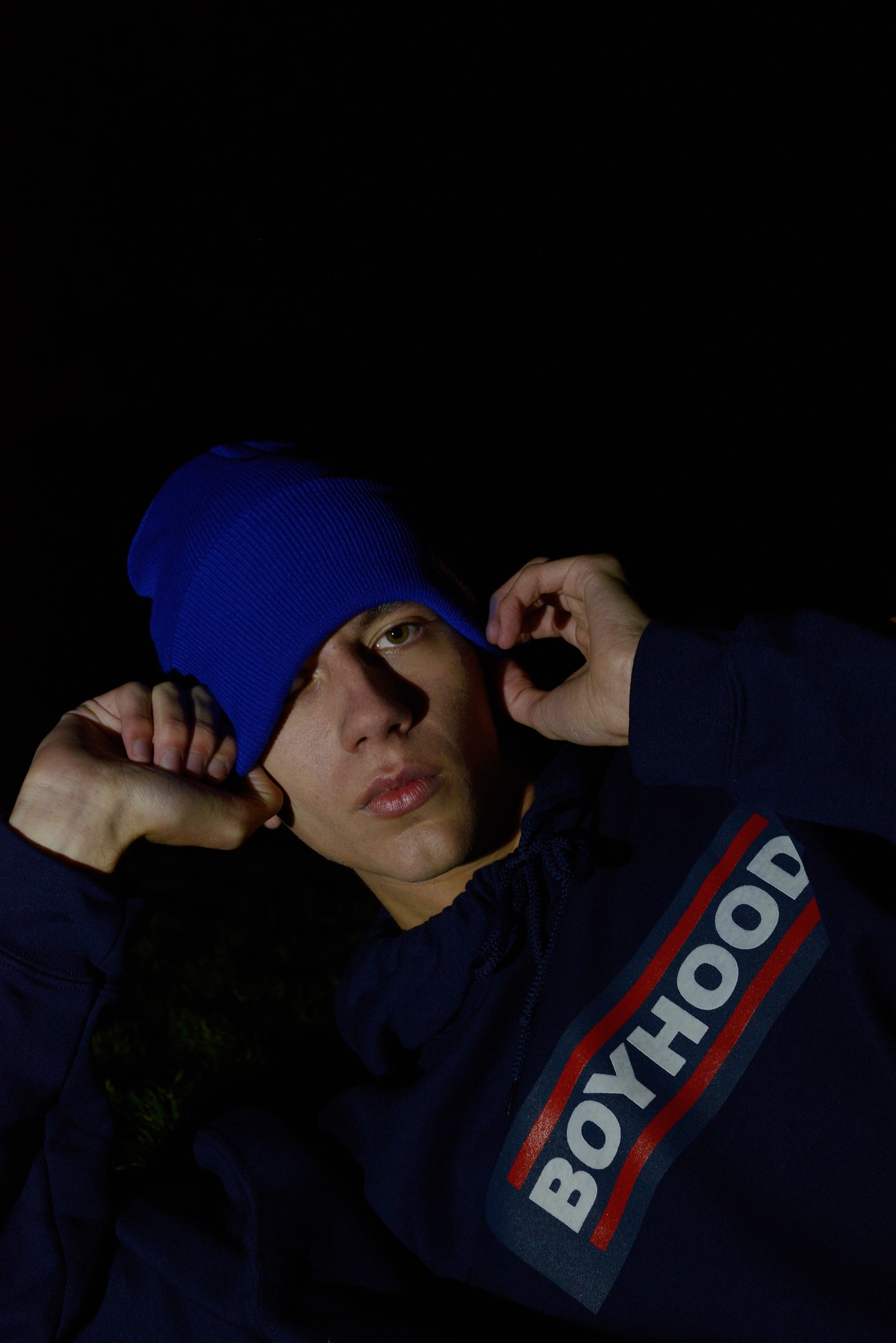 Boyhood Dévoile Une Série de Hoodies Au Logo Phosphorescent