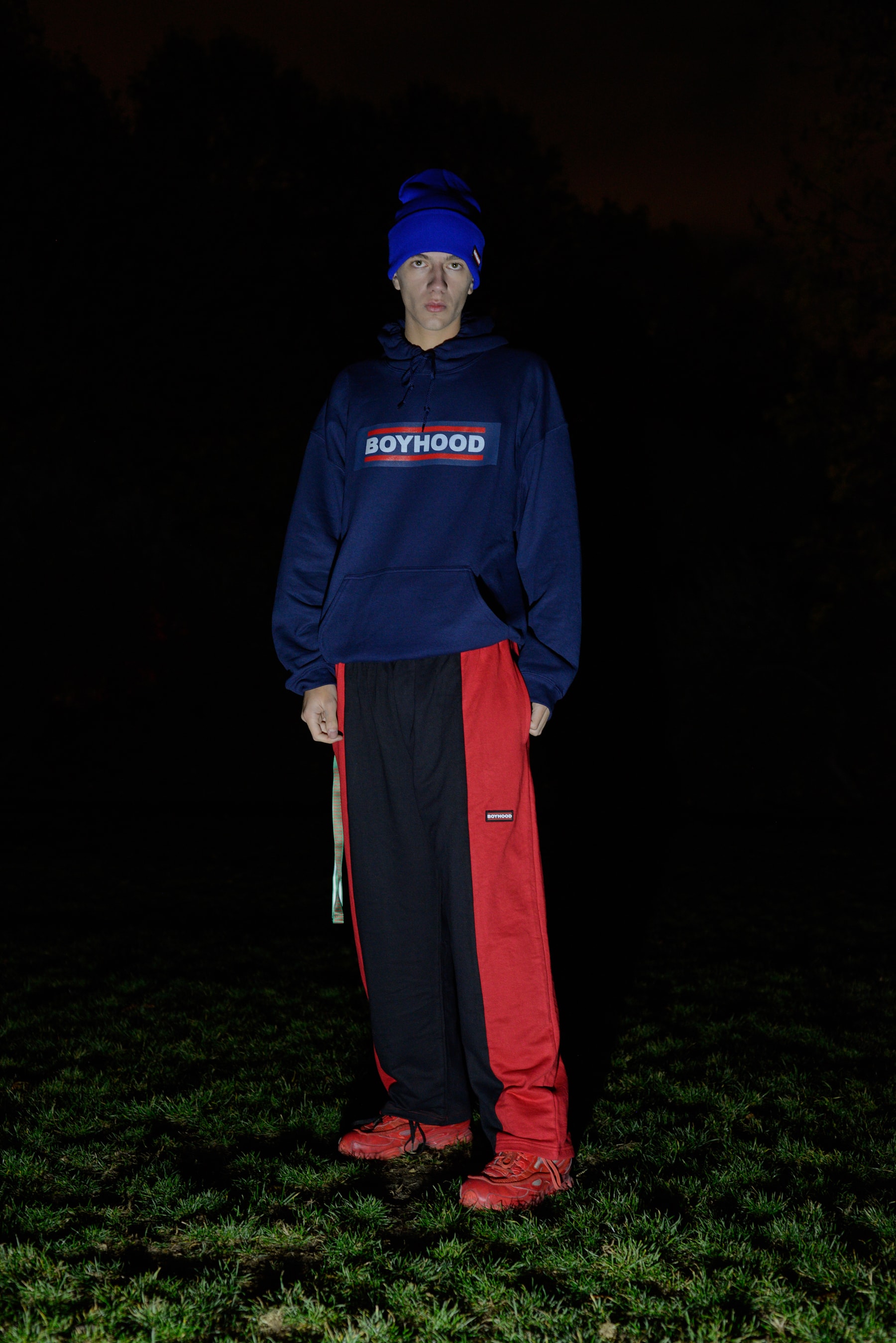 Boyhood Dévoile Une Série de Hoodies Au Logo Phosphorescent