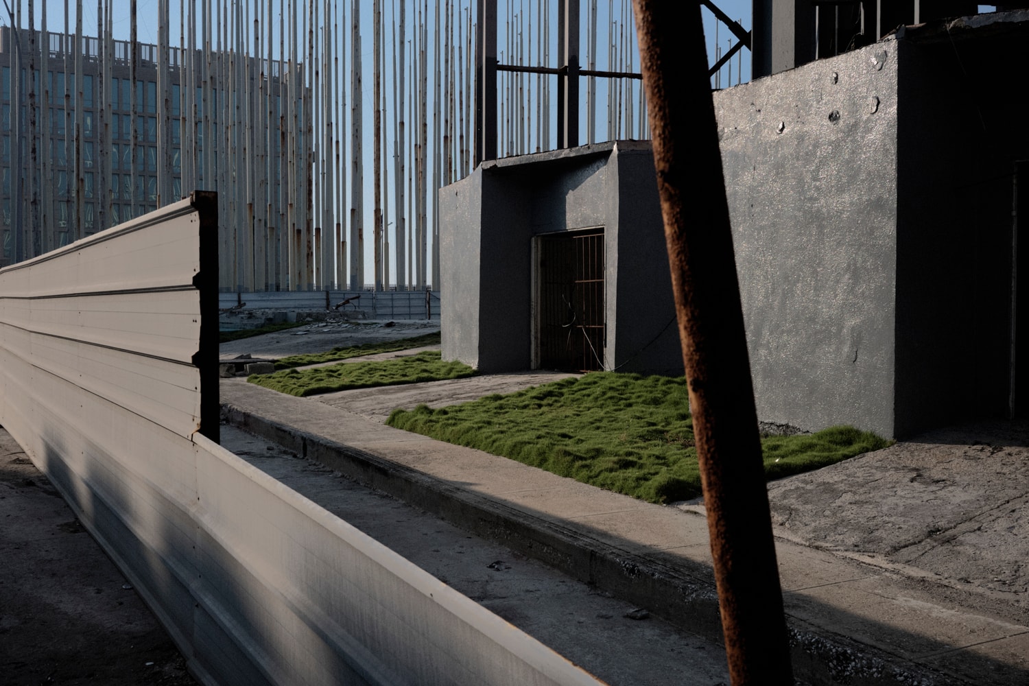Le Photographe Paul Mougeot Capture La Vie Suspendue De Cuba Dans Sa Nouvelle Série Photographique 'Lost In Transition'
