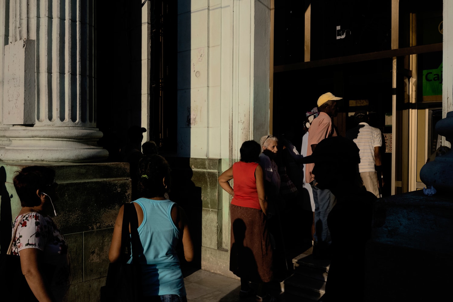 Le Photographe Paul Mougeot Capture La Vie Suspendue De Cuba Dans Sa Nouvelle Série Photographique 'Lost In Transition'