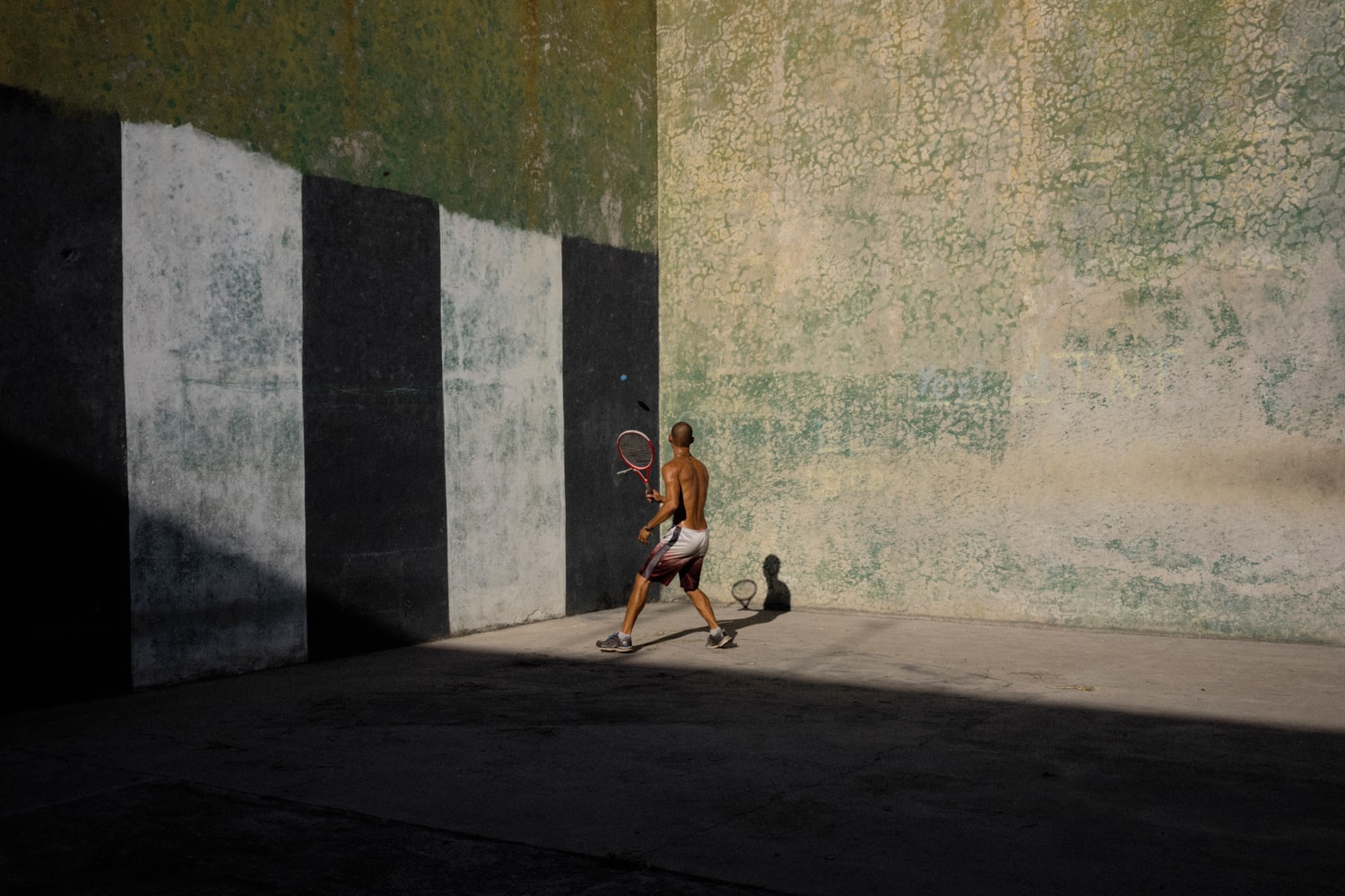 Le Photographe Paul Mougeot Capture La Vie Suspendue De Cuba Dans Sa Nouvelle Série Photographique 'Lost In Transition'