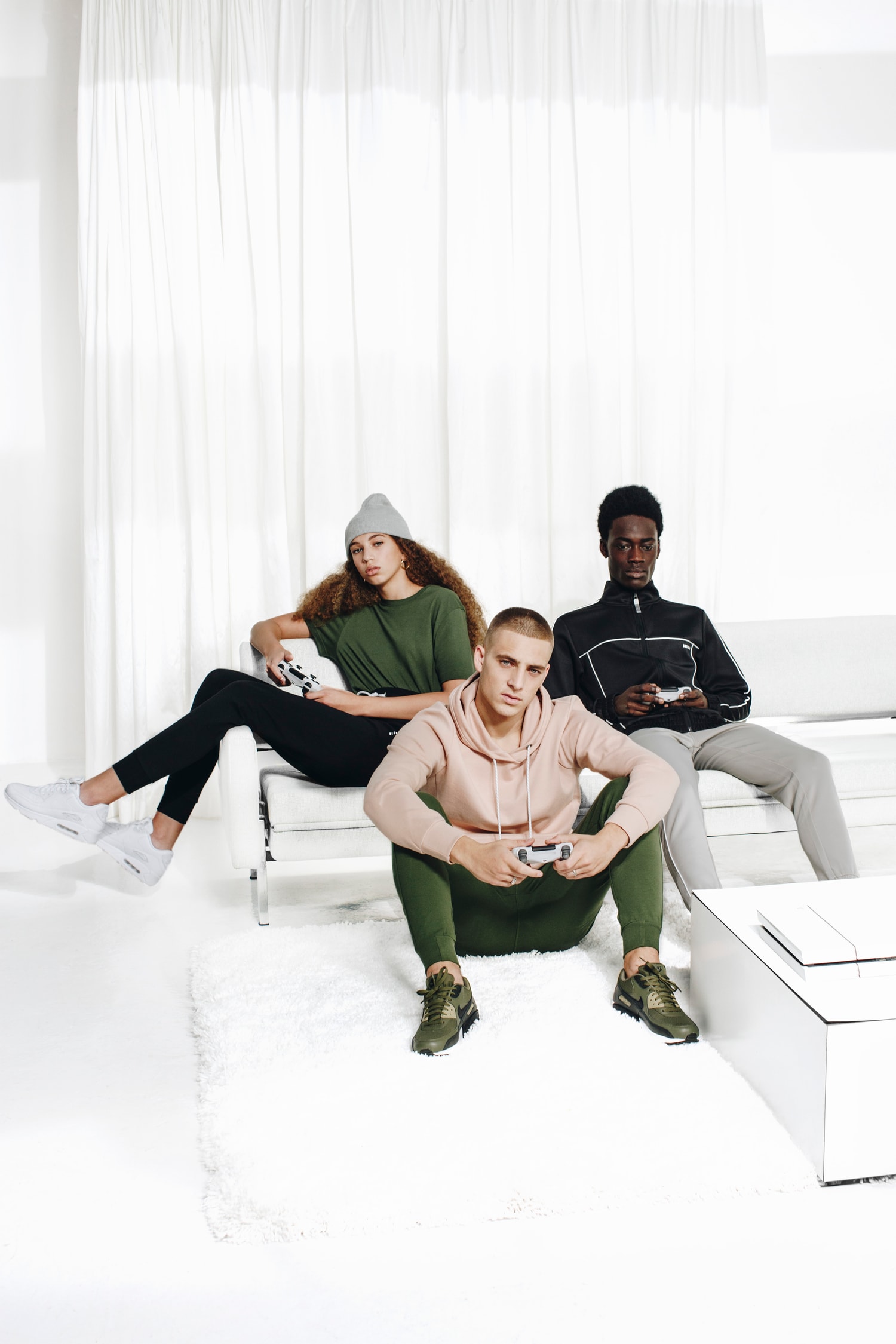 Foot Locker Mise Sur Des Basiques Du Streetwear Dans Sa Nouvelle Collection