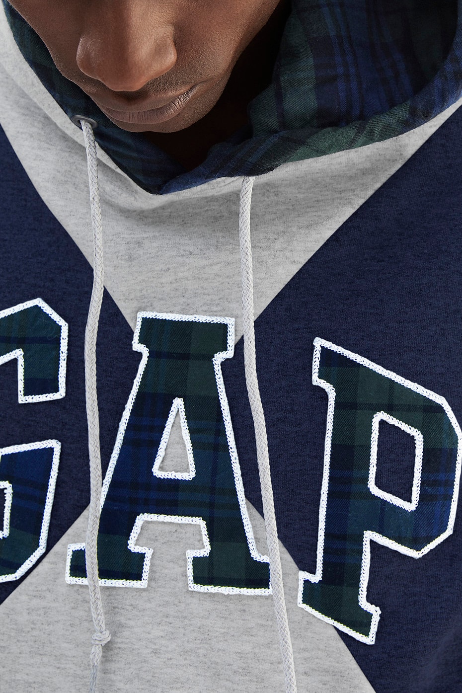 Gap Et GQ Recrutent "Les Designers Les Plus Cools De La Planète" Pour Revisiter Les Emblématiques Sweats De La Griffe Américaine