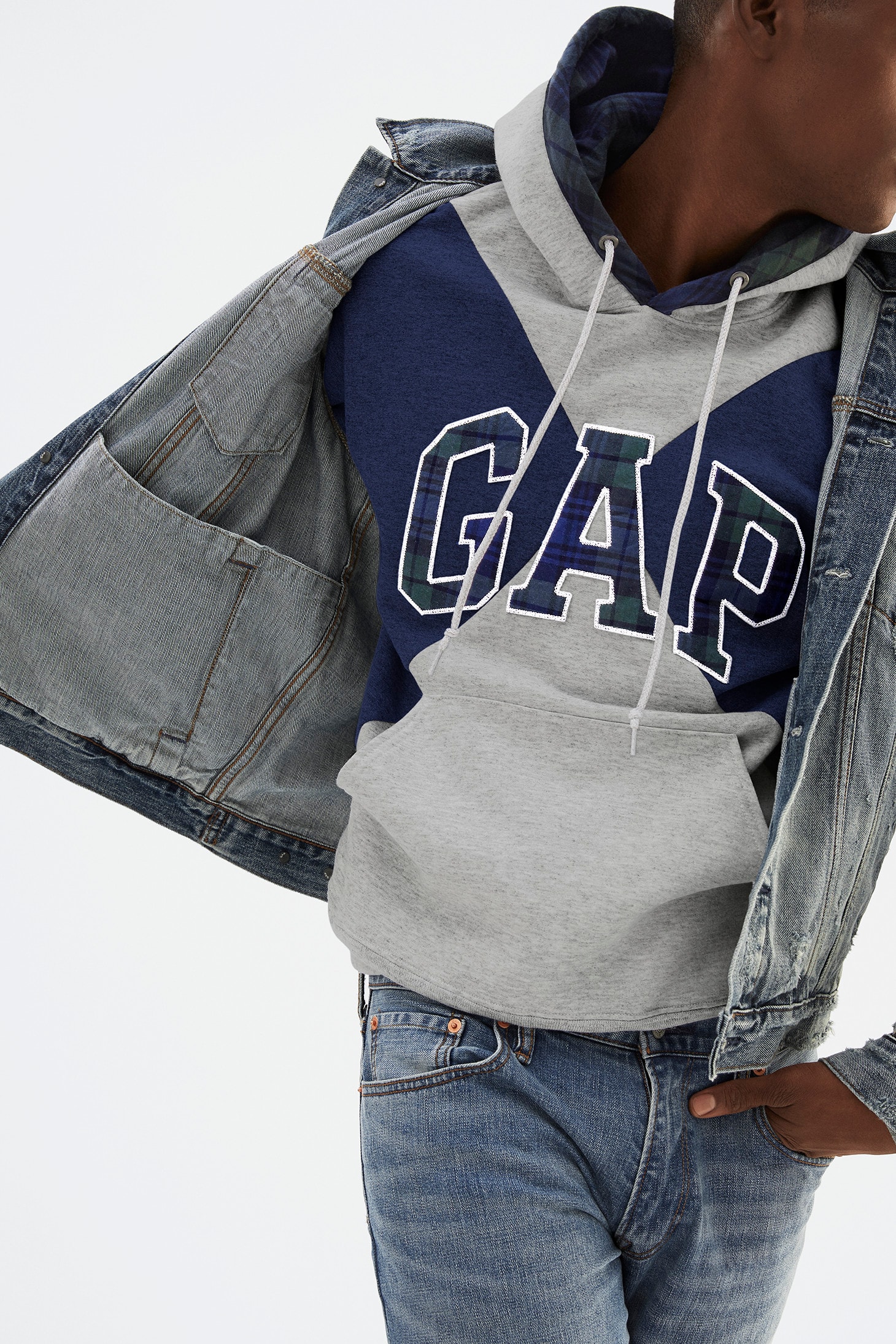 Gap Et GQ Recrutent "Les Designers Les Plus Cools De La Planète" Pour Revisiter Les Emblématiques Sweats De La Griffe Américaine
