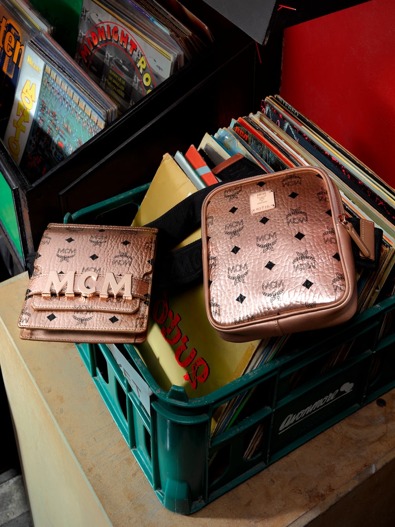 Avec Sa Nouvelle Collection La Célèbre Marque De Cuir MCM Rend Hommage À La Musique