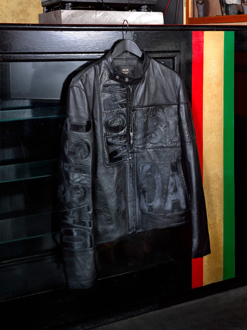 Avec Sa Nouvelle Collection La Célèbre Marque De Cuir MCM Rend Hommage À La Musique