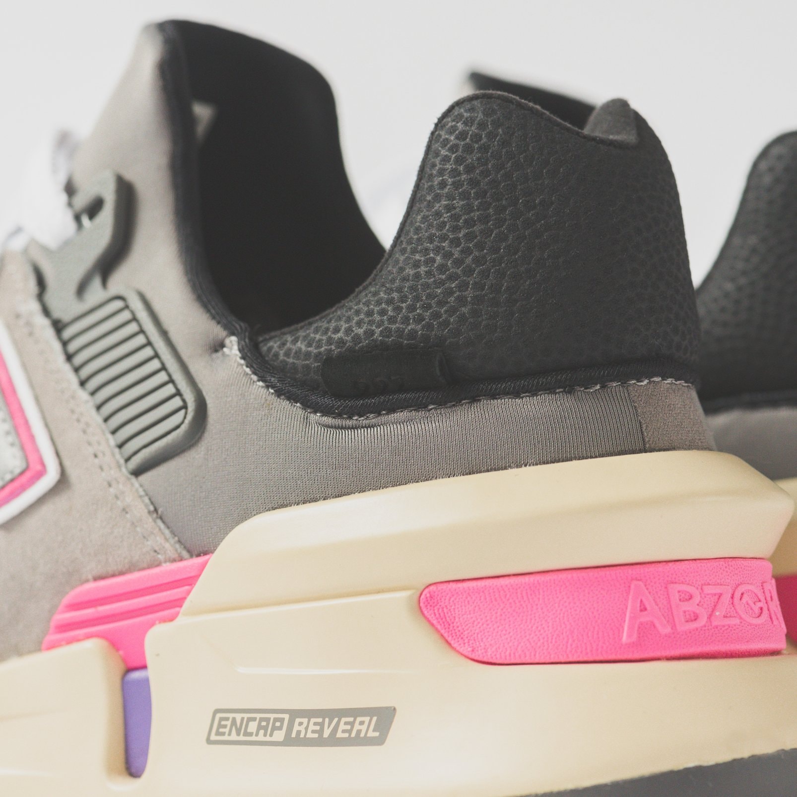 New Balance x Kith : Six Nouvelles Sneakers Haut De Gamme