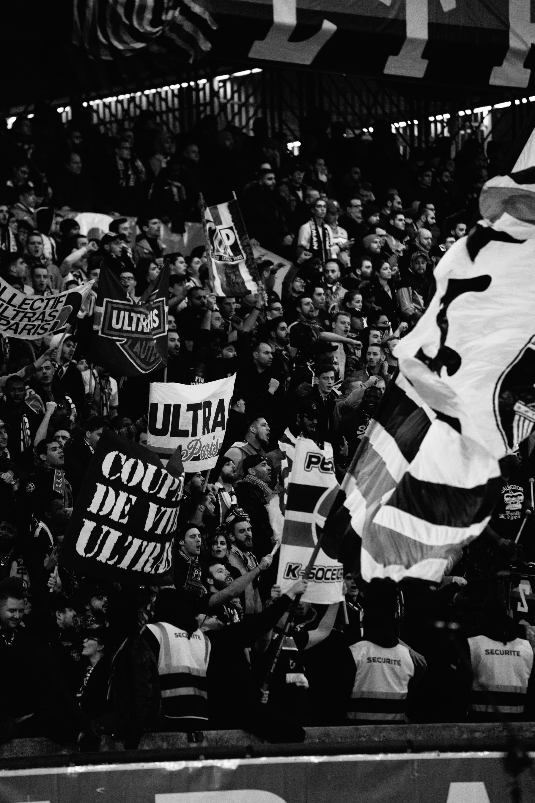 Revivez Le Choc PSG-Liverpool À Travers Cette Série Photographique En Noir Et Blanc