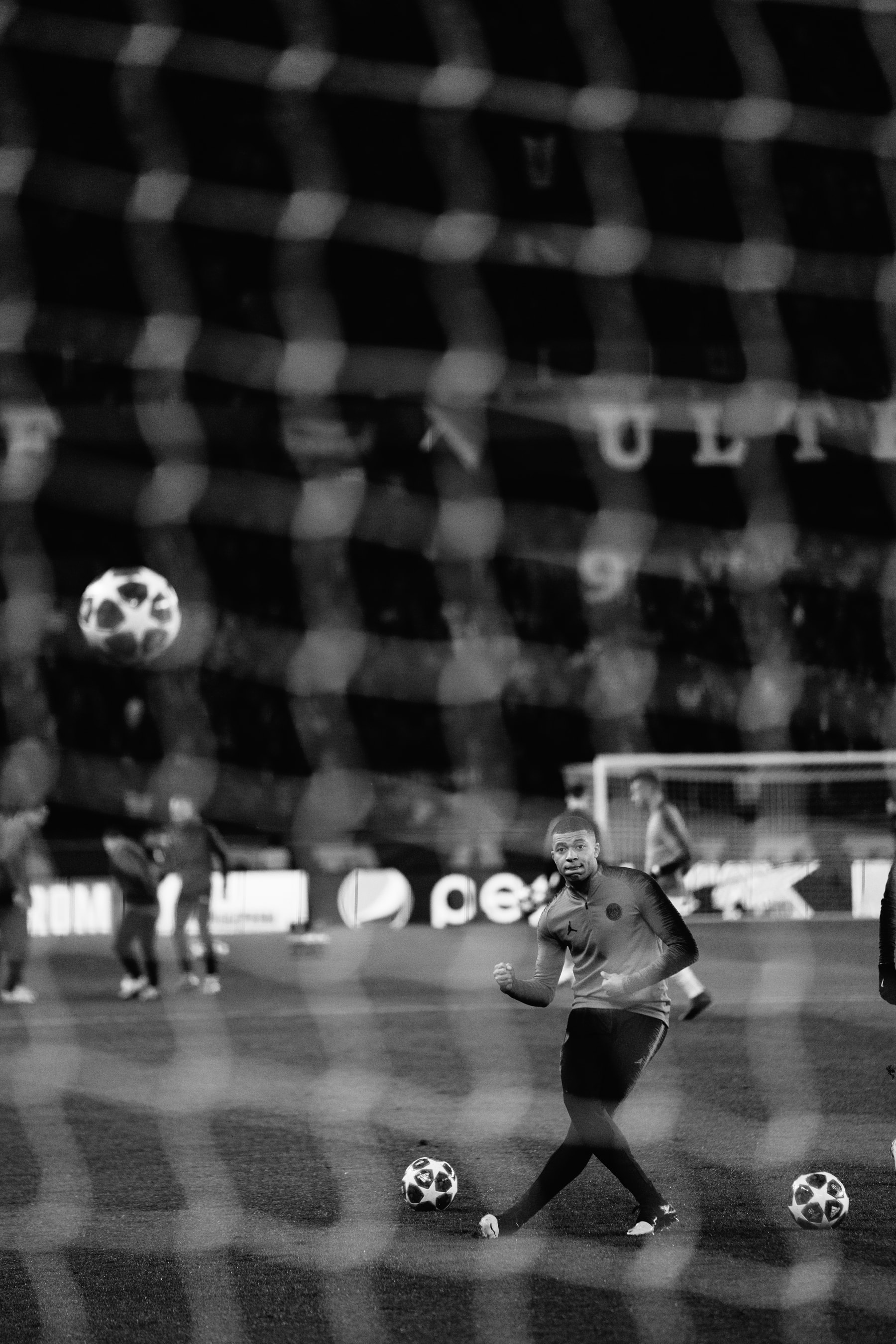 Revivez Le Choc PSG-Liverpool À Travers Cette Série Photographique En Noir Et Blanc