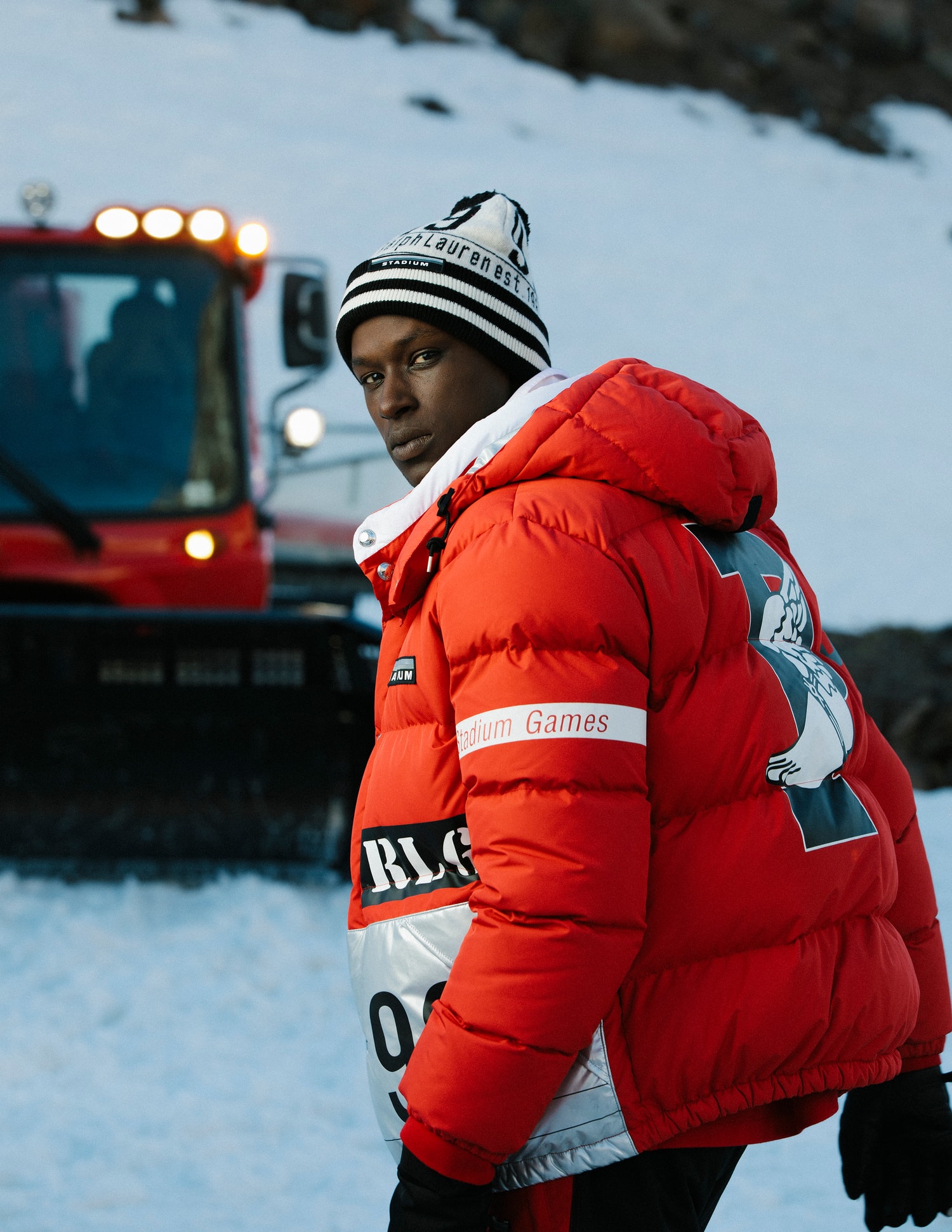 Ralph Lauren Dévoile Sa Collection "Winter Stadium" Dans Un Lookbook Qui Magnifie Le Grand Froid