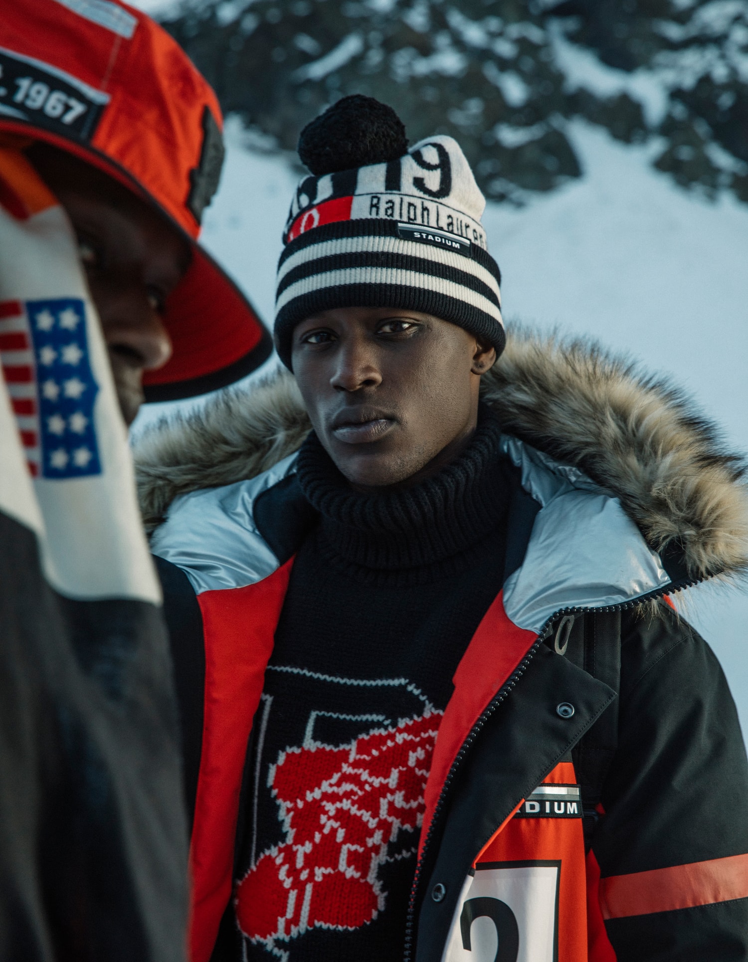 Ralph Lauren Dévoile Sa Collection "Winter Stadium" Dans Un Lookbook Qui Magnifie Le Grand Froid