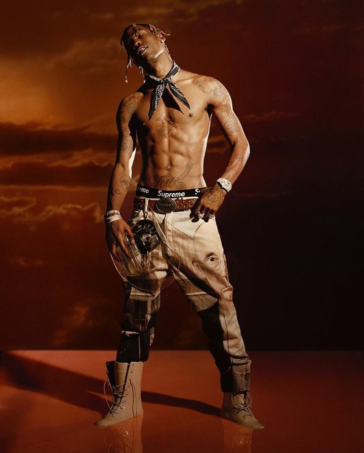 Travis Scott Aka La Flame Prend Feu Pour L'Officiel Italie
