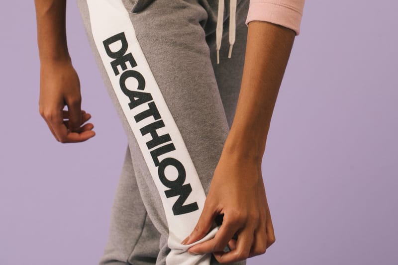 Après Des Milliers De Retweets, Decathlon Va Finalement Ressortir Ce Jogging De 1985 Réclamé Par Les Internautes