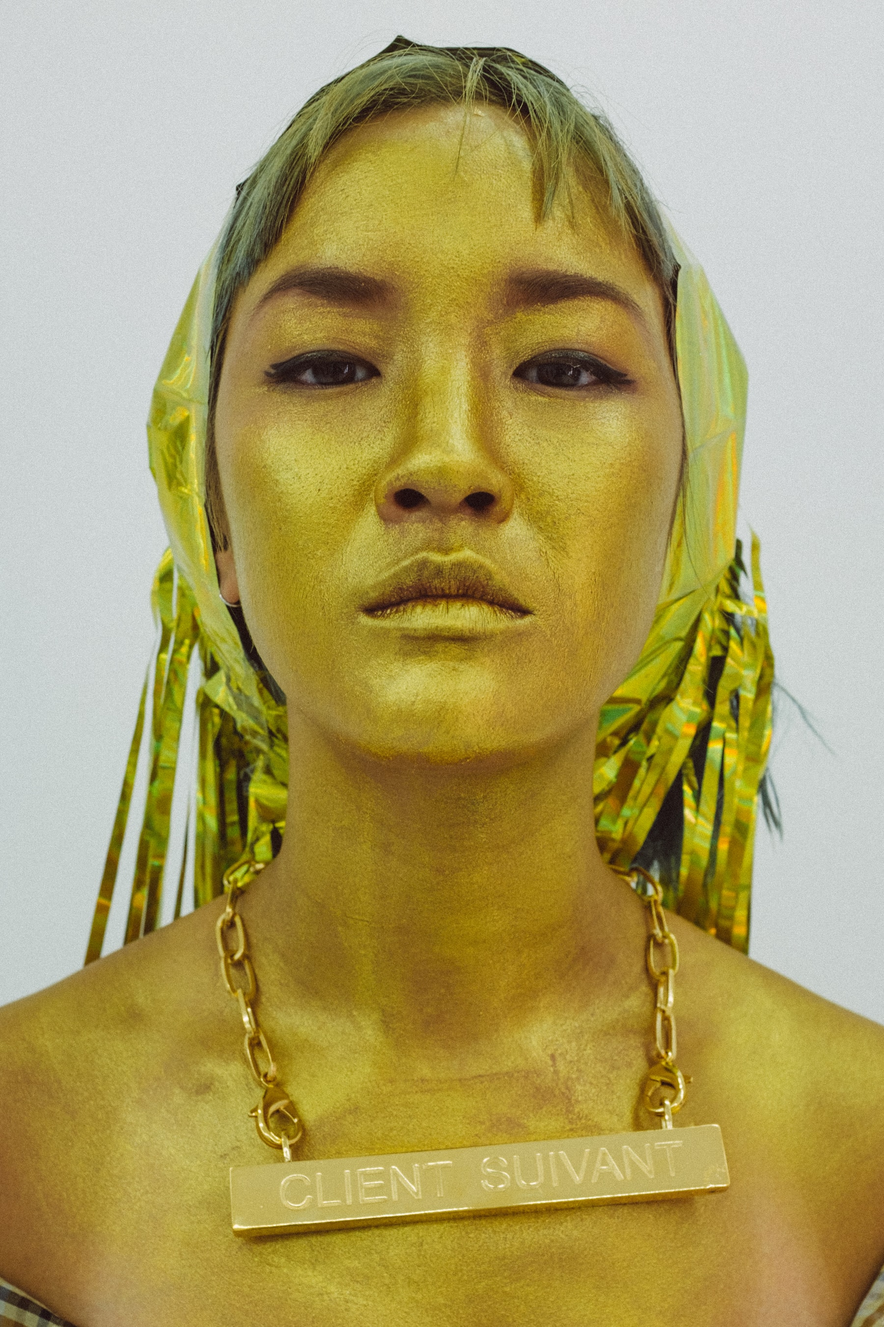 Pièces De 1 Euro En Or, Collier "Client Suivant", Le Label Parisien IN GOLD WE TRUST® Se Joue De La Société De Consommation