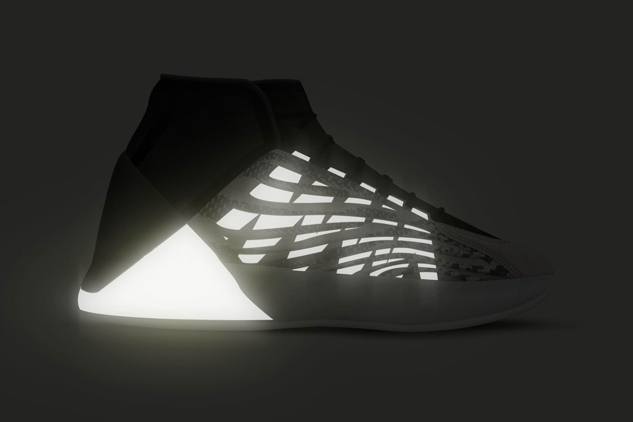 Photo YEEZY Basketball