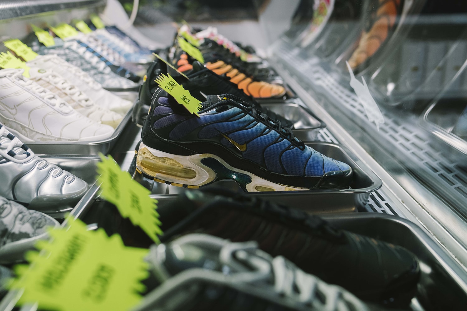 Nike TN Hyper Blue Sunset Paris Tuned City Photos