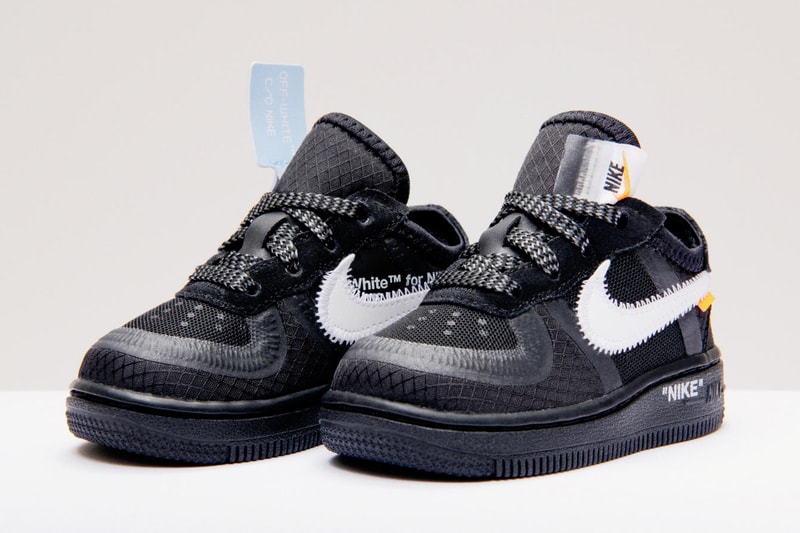 Photo Des Off-White™ x Nike Air Force 1 "Black" et "Volt"