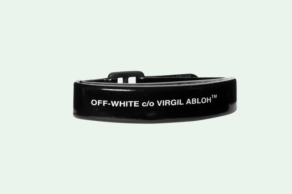 Off-White T-Shirt Sneakers Ceinture Chaussettes Selection