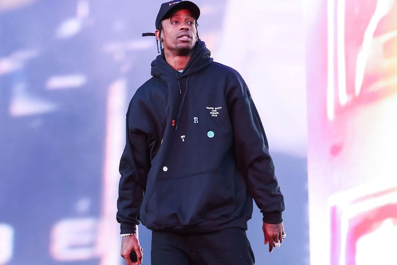 Photo Des Air Jordan 1 x Travis Scott Au Swoosh Inversé