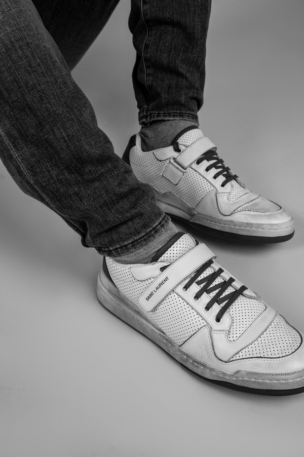 Découvrez La Nouvelle Sneakers SL24 De Saint Laurent