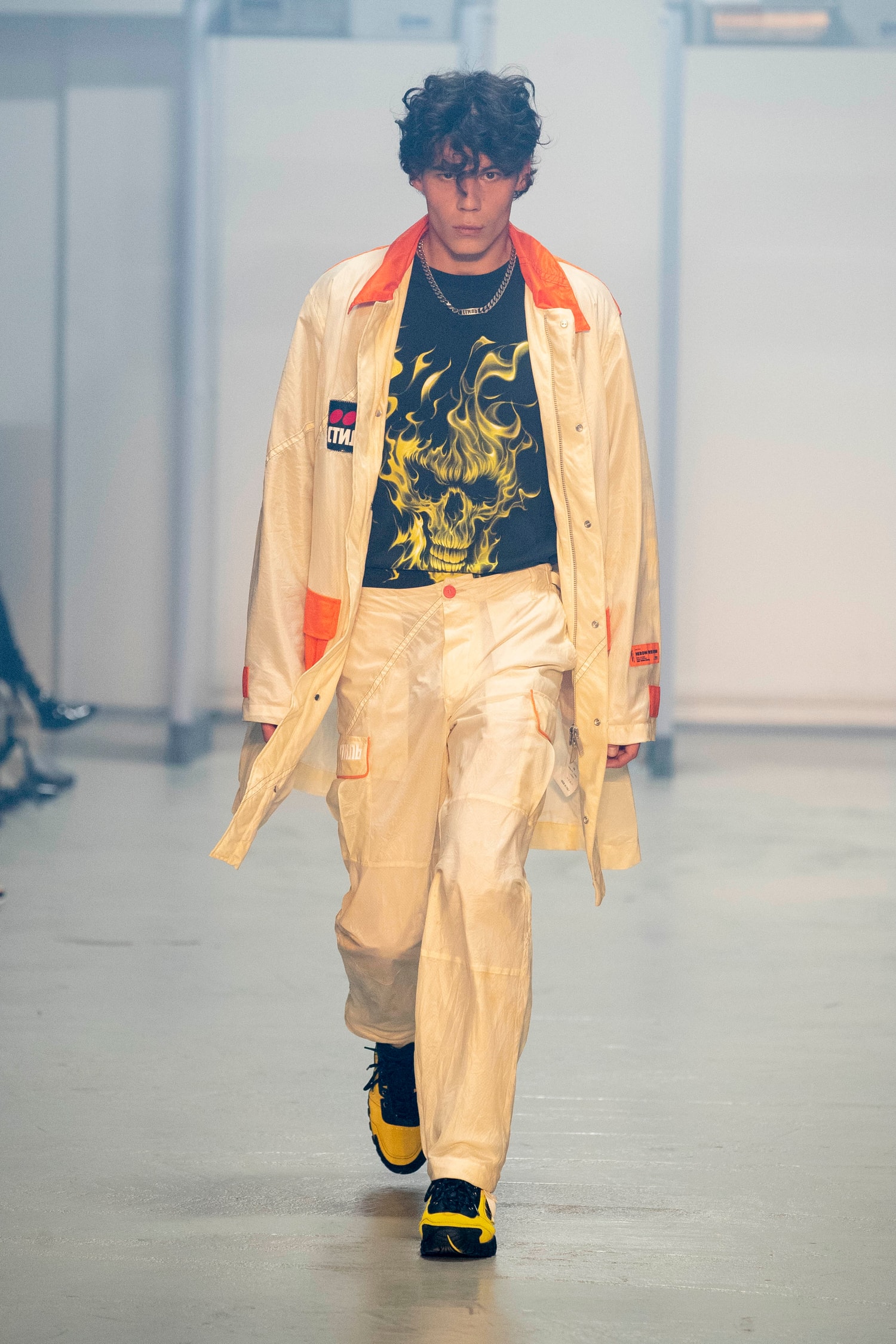 Heron Preston Ouvre La Fashion Week De Paris Sous Les Yeux De Virgil Abloh