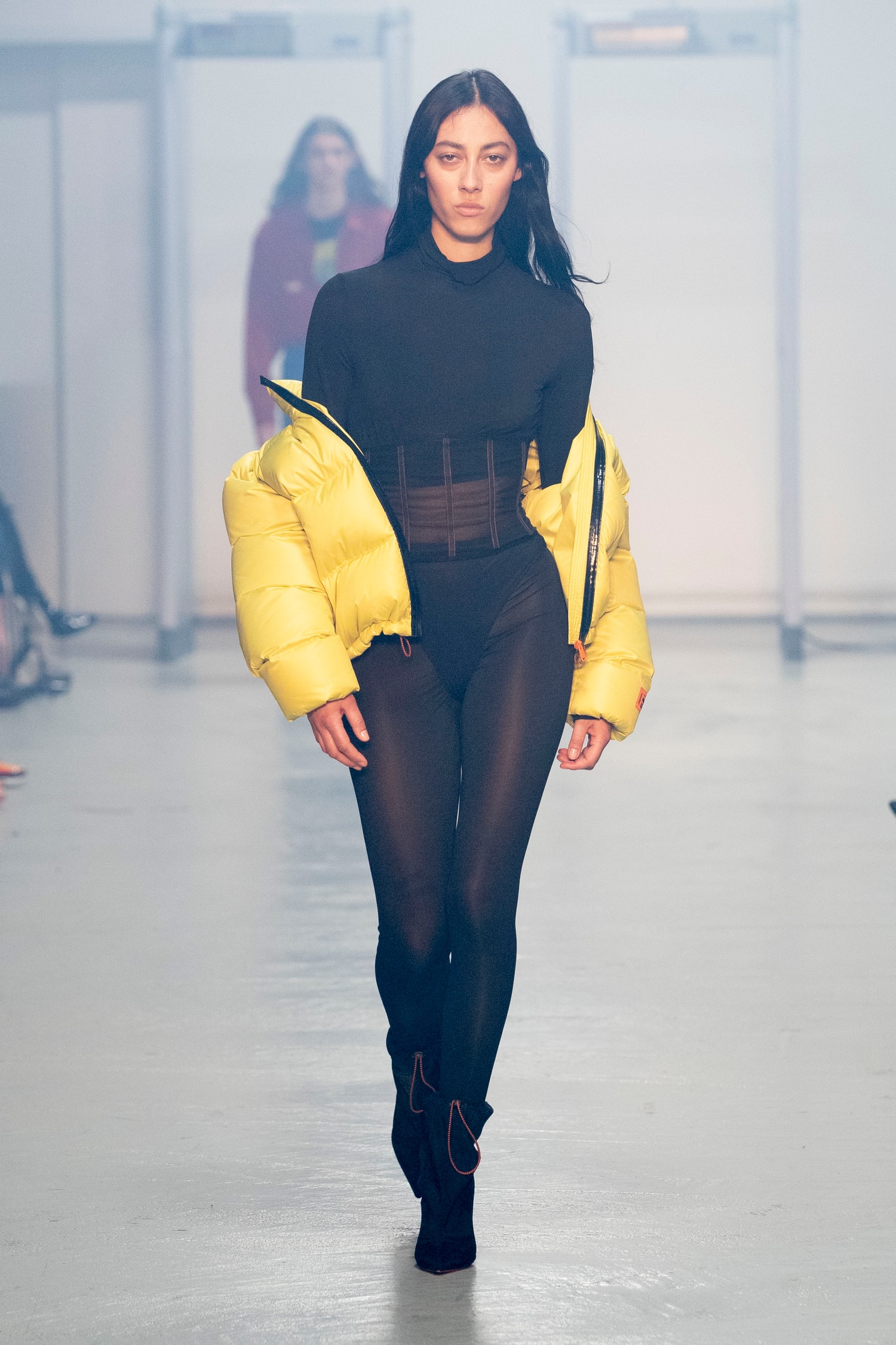 Heron Preston Ouvre La Fashion Week De Paris Sous Les Yeux De Virgil Abloh