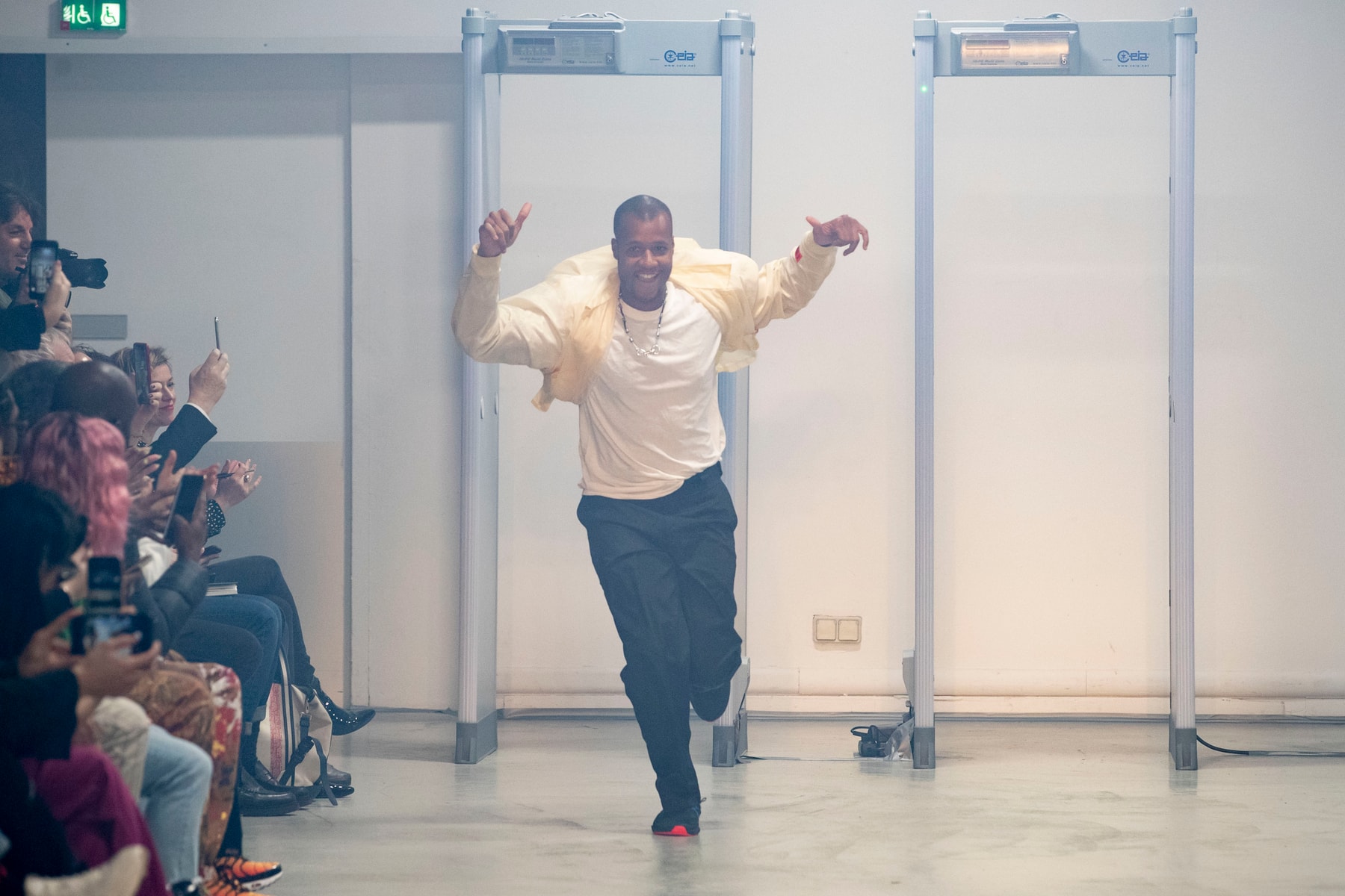 Heron Preston Ouvre La Fashion Week De Paris Sous Les Yeux De Virgil Abloh