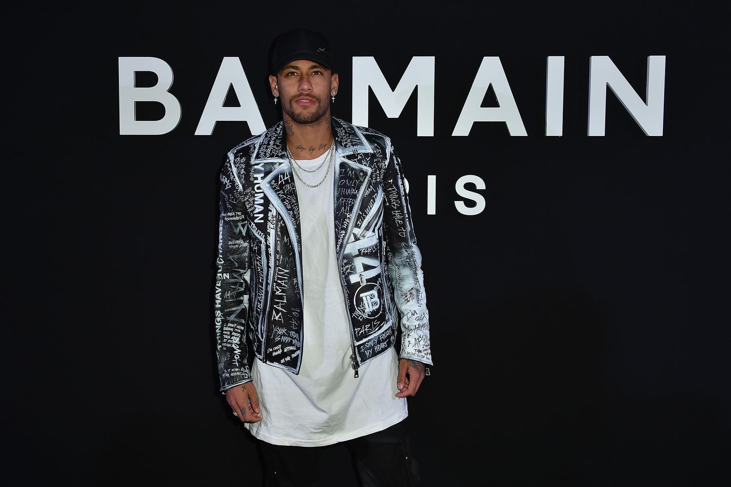 Neymar Au Premier Rang Du Défilé Balmain