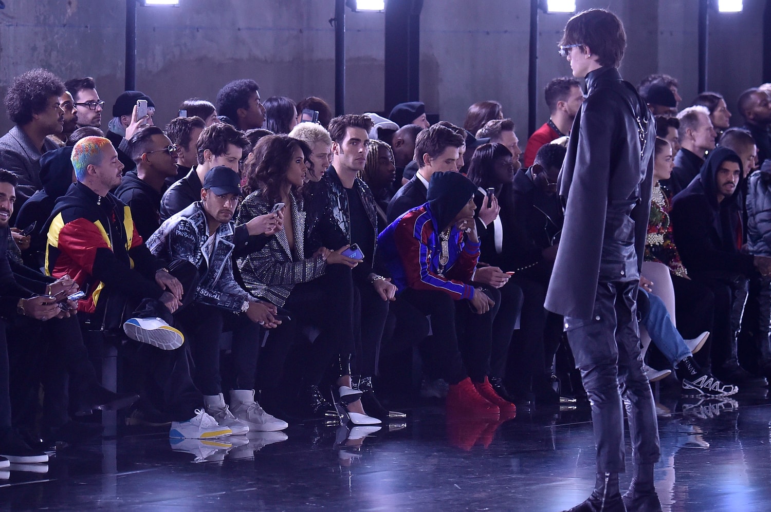 Neymar Au Premier Rang Du Défilé Balmain