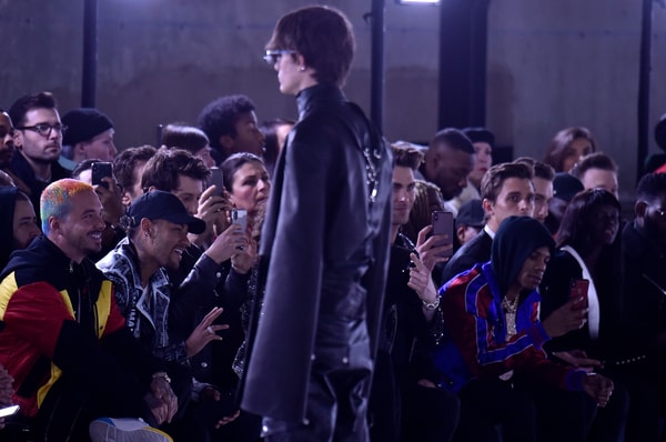 Neymar Au Premier Rang Du Défilé Balmain