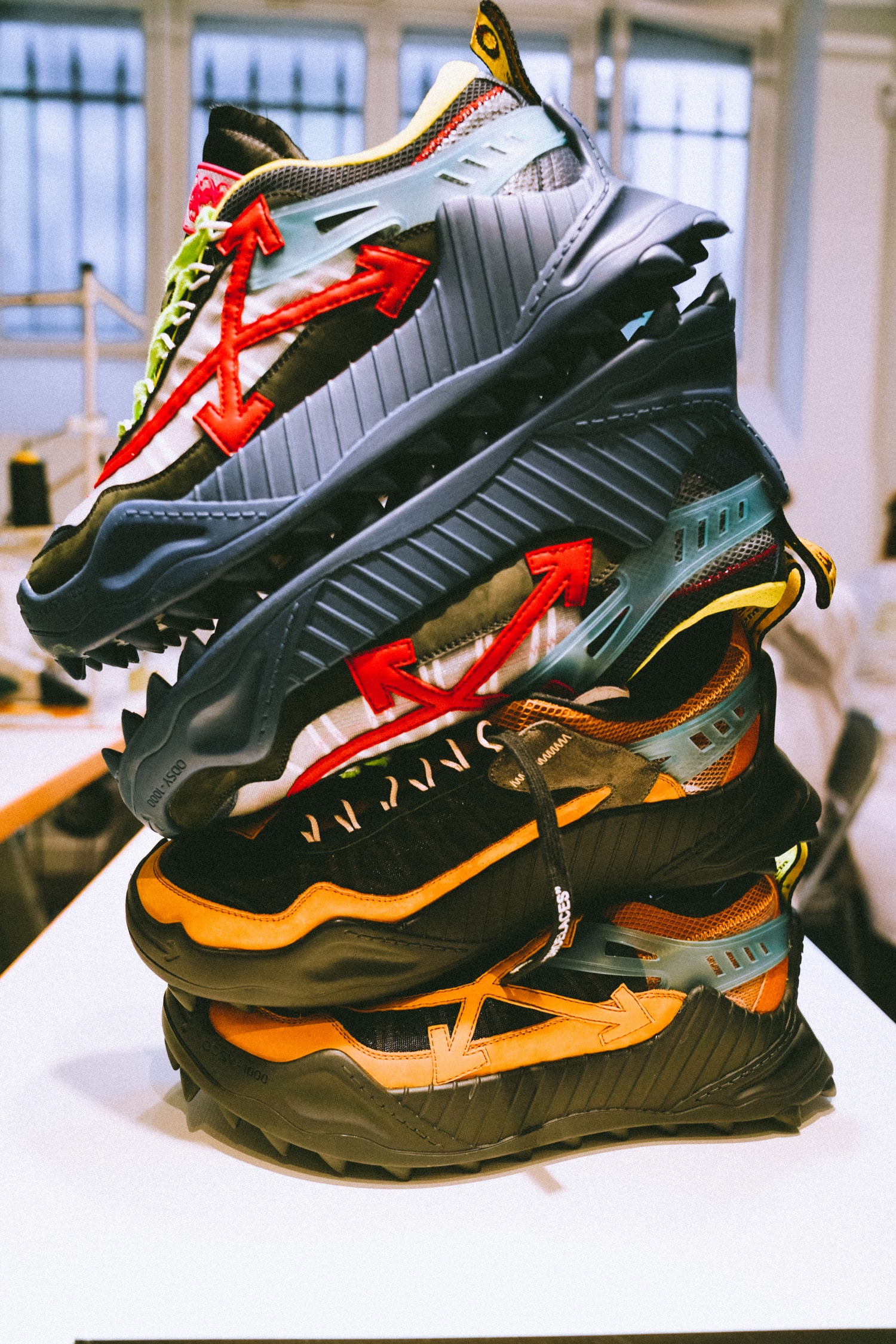 Off-white : Acheter Des Produits En Avant-Première Mondiale A Paris 