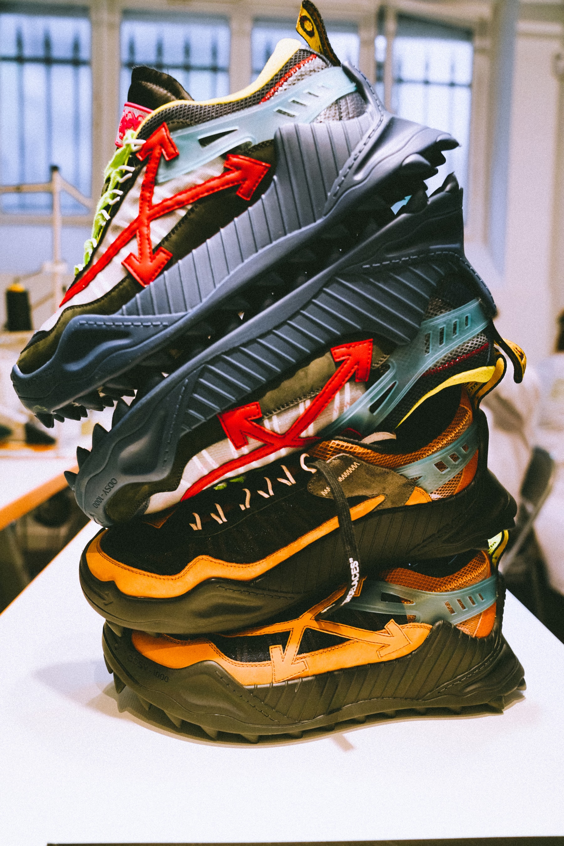 Off-white : Acheter Des Produits En Avant-Première Mondiale A Paris 