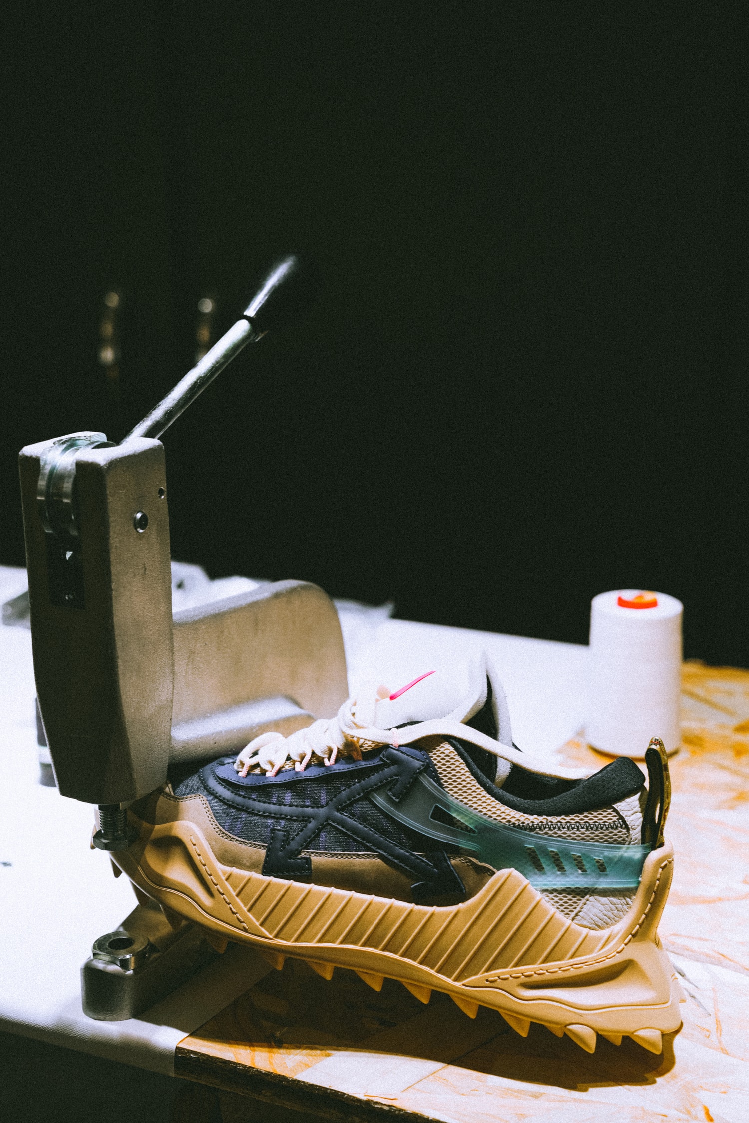 Off-white : Acheter Des Produits En Avant-Première Mondiale A Paris 