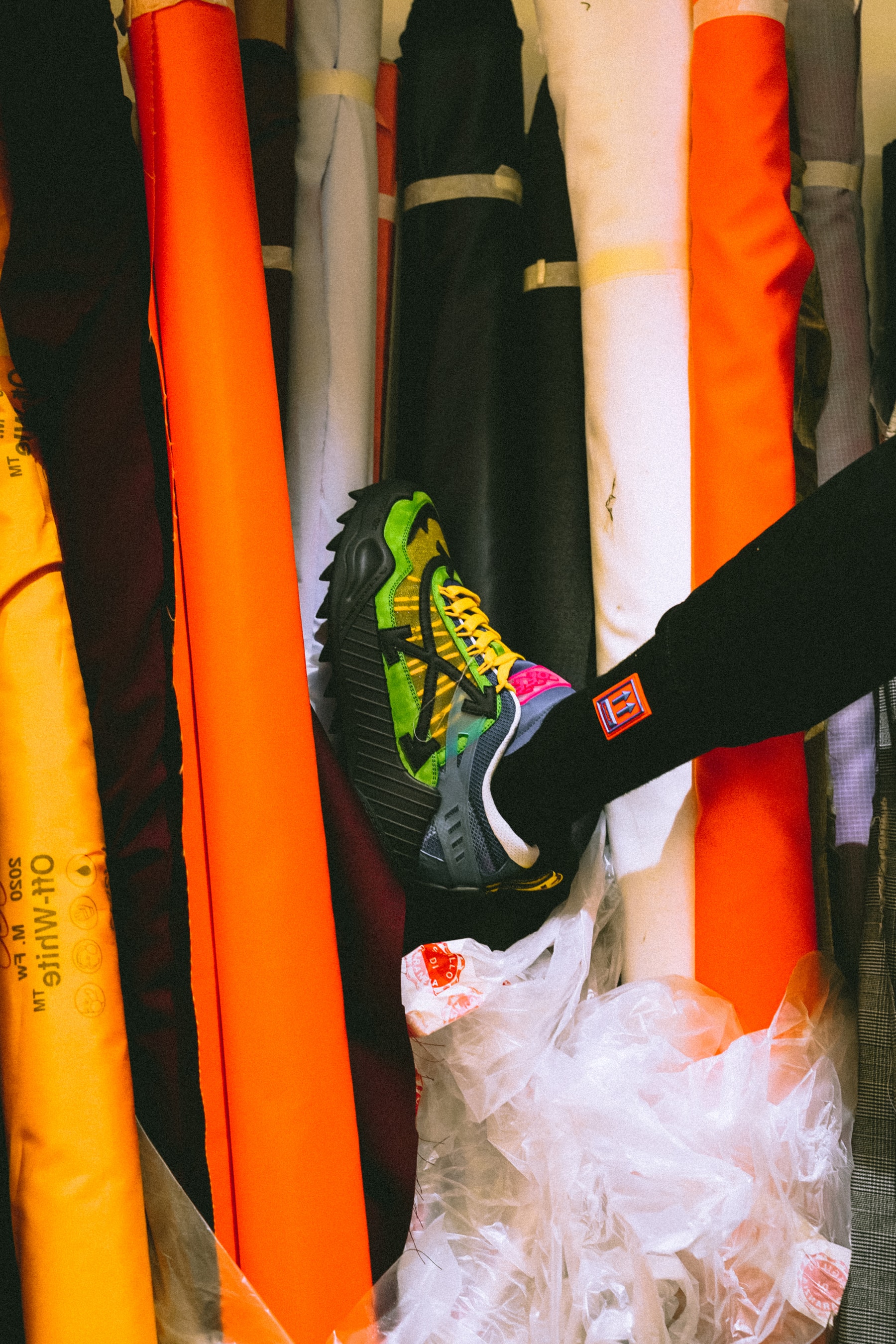 Off-white : Acheter Des Produits En Avant-Première Mondiale A Paris 