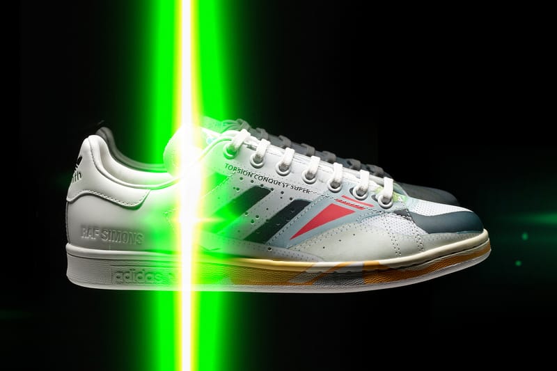 adidas Et Raf Simons Dévoilent Leur Toute Nouvelle "RS Stan" En Avant-Première À La Fashion Week De Paris