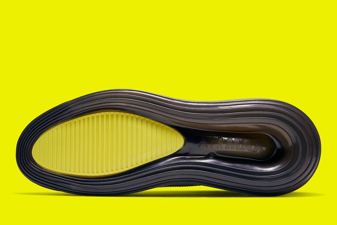Photo Nike Air Max 720 "Saturn"