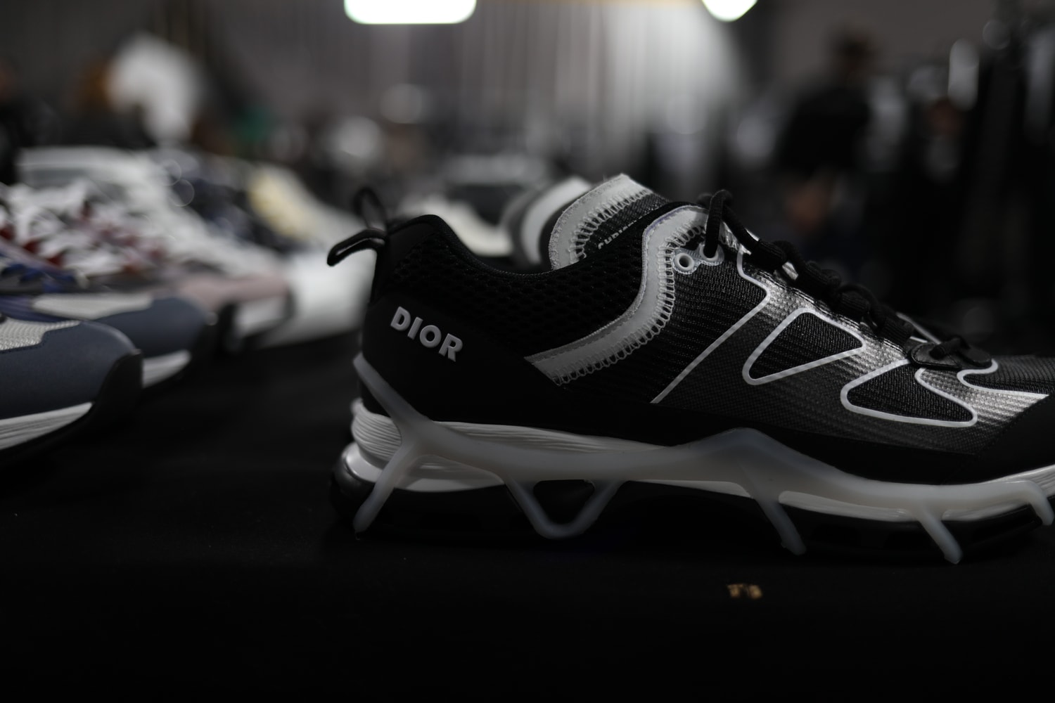 Dans Les Backstages Du Défilé Dior De La Fashion Week De Paris