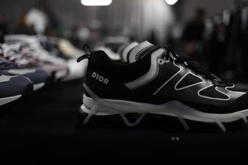 Dans Les Backstages Du Défilé Dior De La Fashion Week De Paris