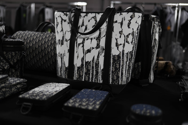 Dans Les Backstages Du Défilé Dior De La Fashion Week De Paris
