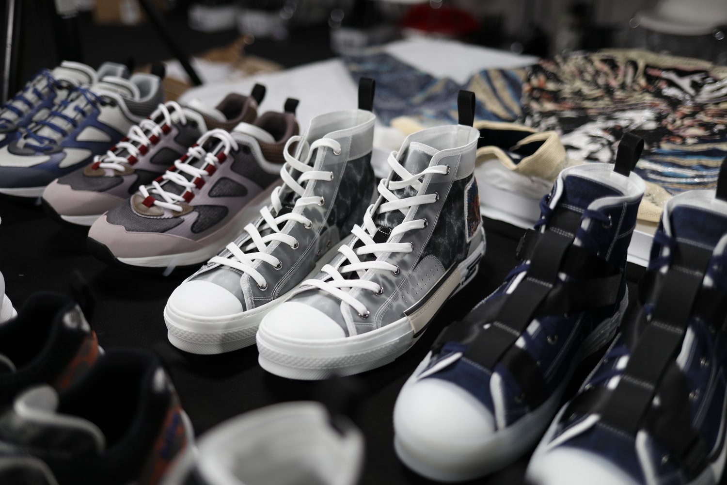 Dans Les Backstages Du Défilé Dior De La Fashion Week De Paris
