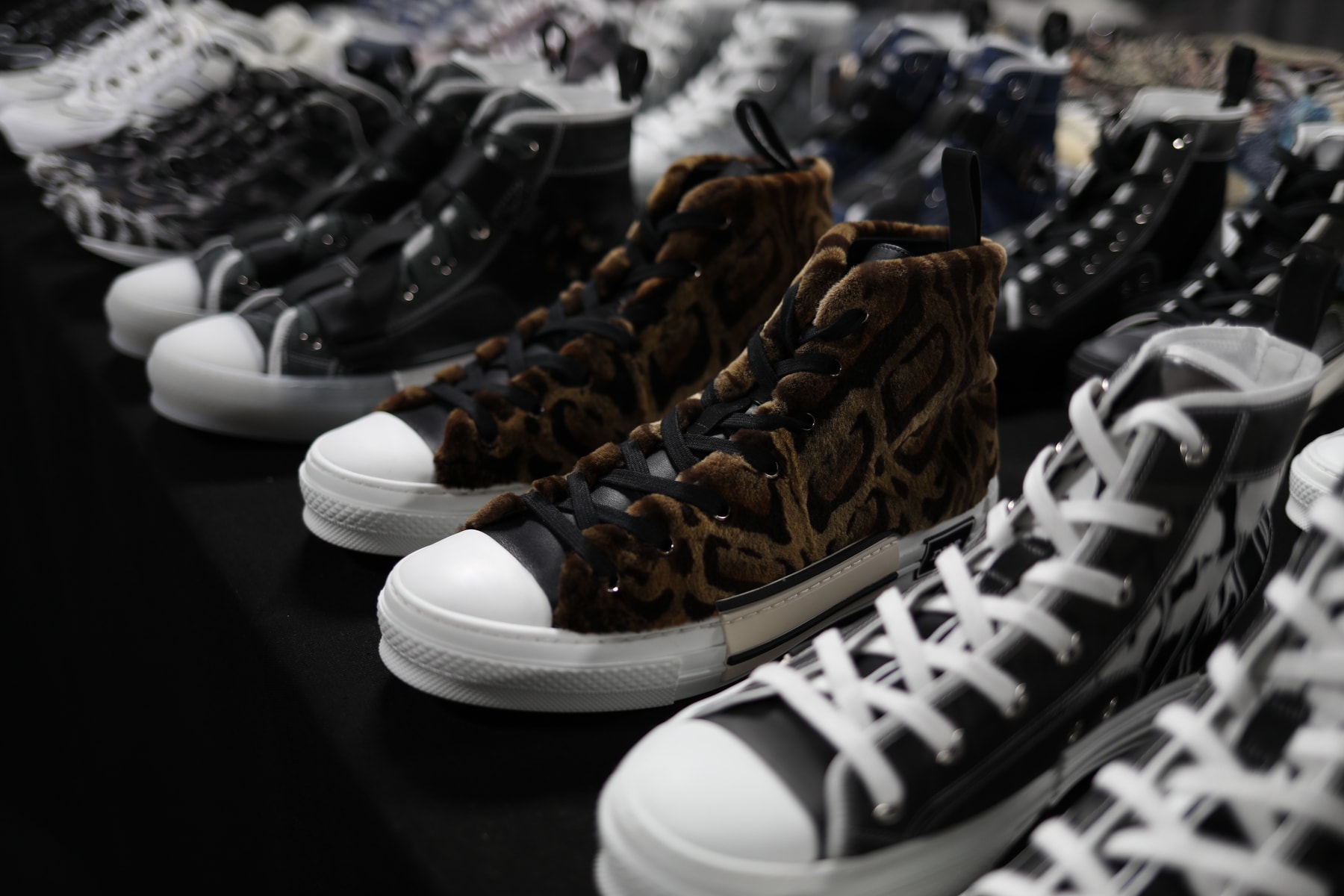 Dans Les Backstages Du Défilé Dior De La Fashion Week De Paris