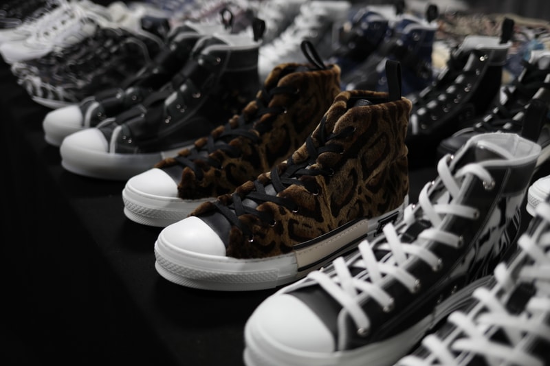 Dans Les Backstages Du Défilé Dior De La Fashion Week De Paris