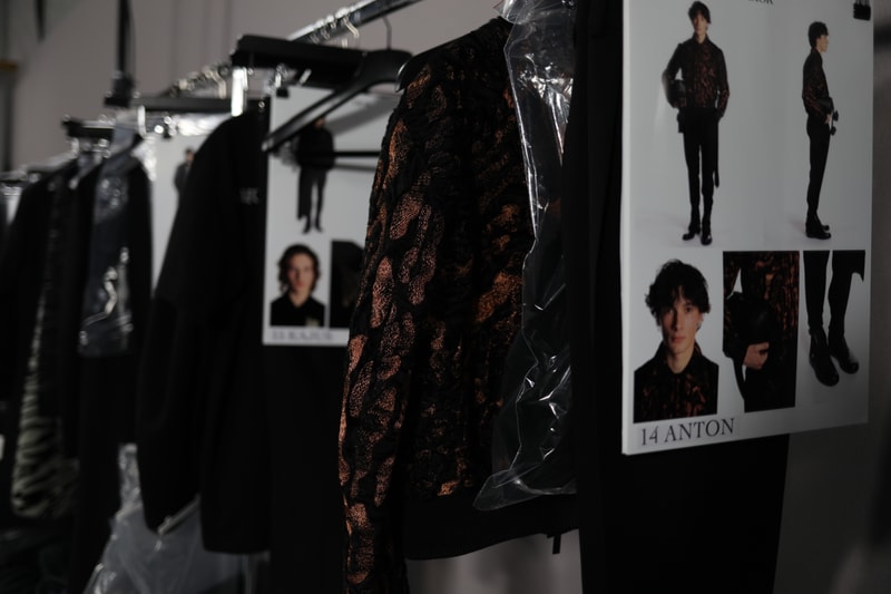 Dans Les Backstages Du Défilé Dior De La Fashion Week De Paris
