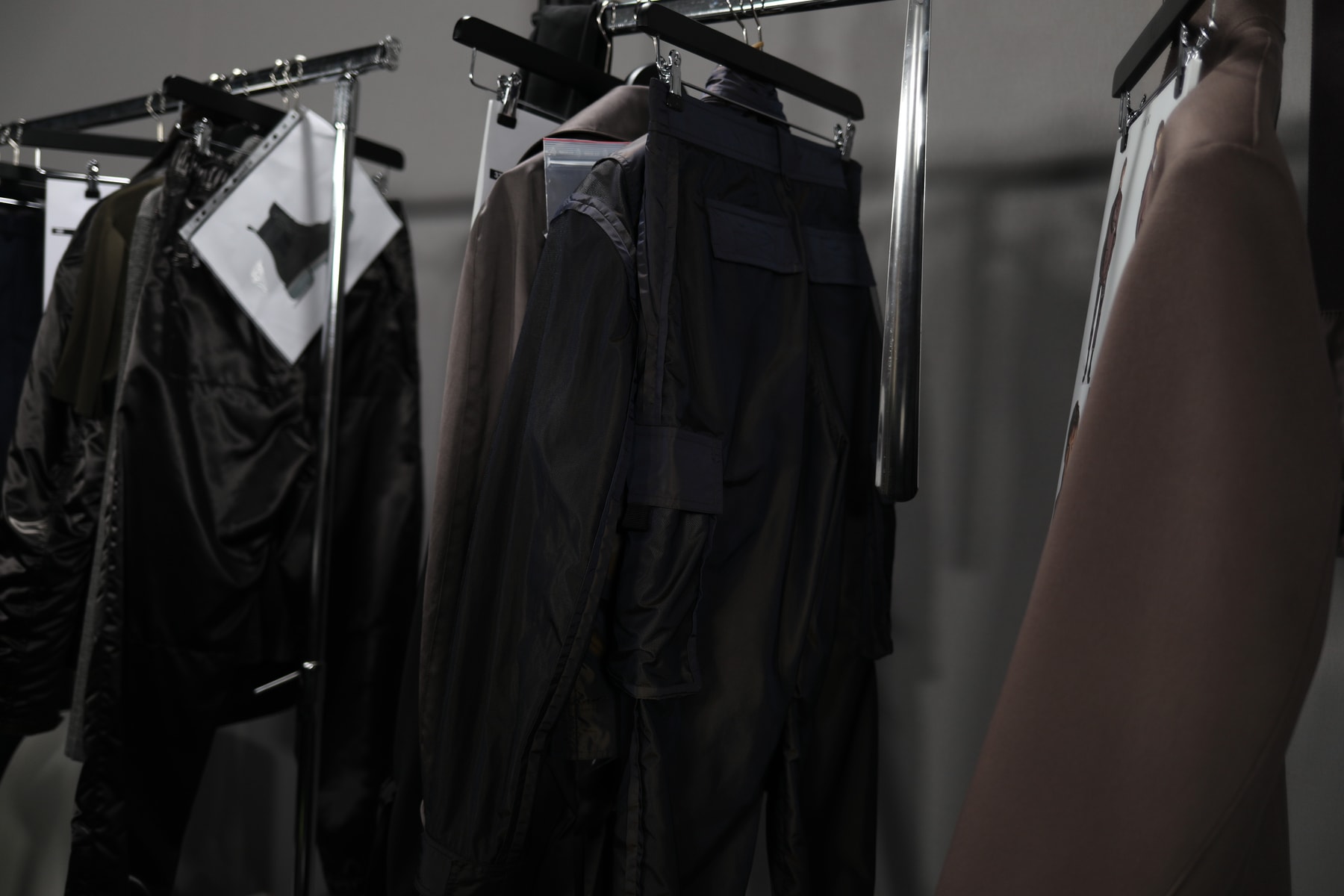 Dans Les Backstages Du Défilé Dior De La Fashion Week De Paris