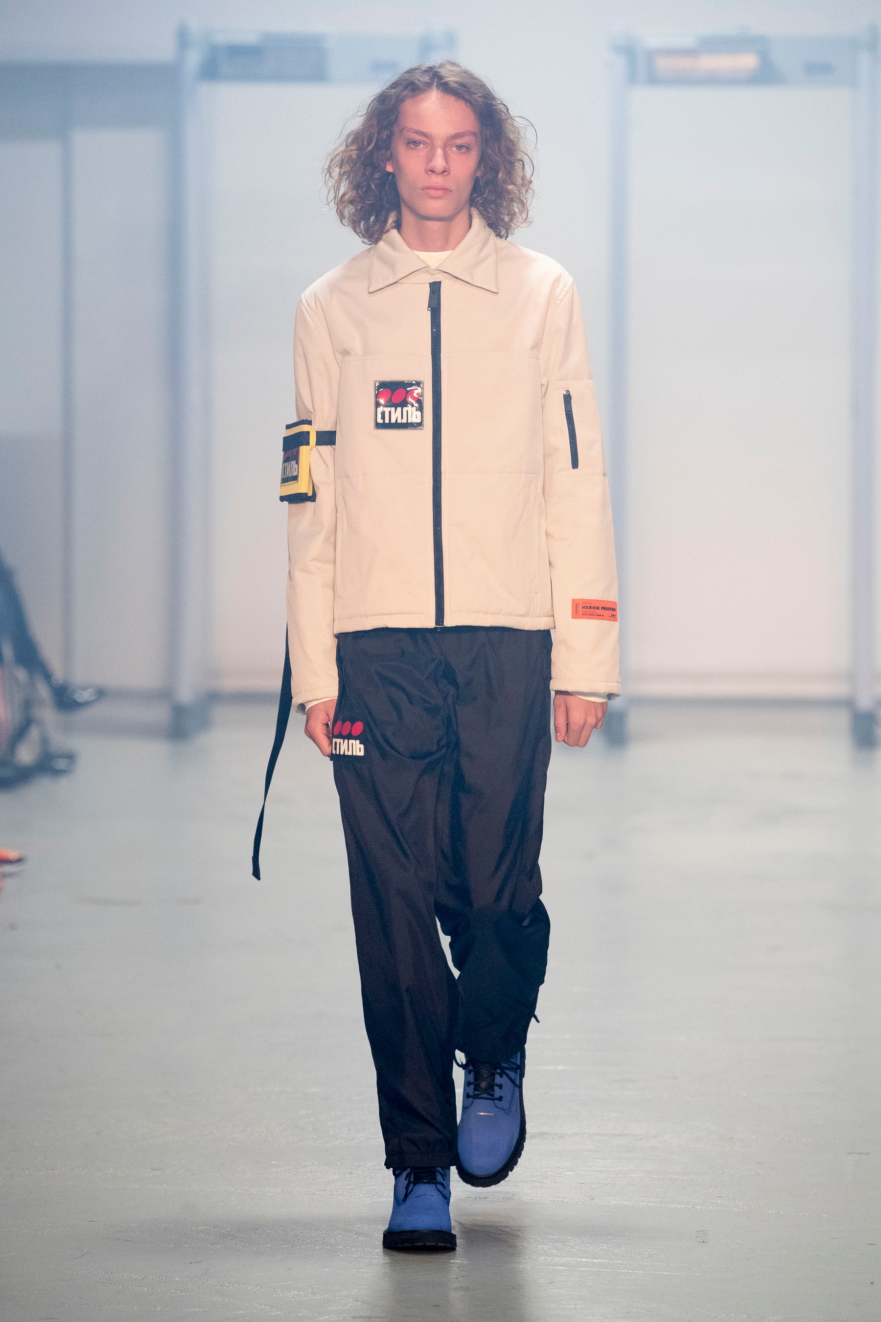 Heron Preston Ouvre La Fashion Week De Paris Sous Les Yeux De Virgil Abloh