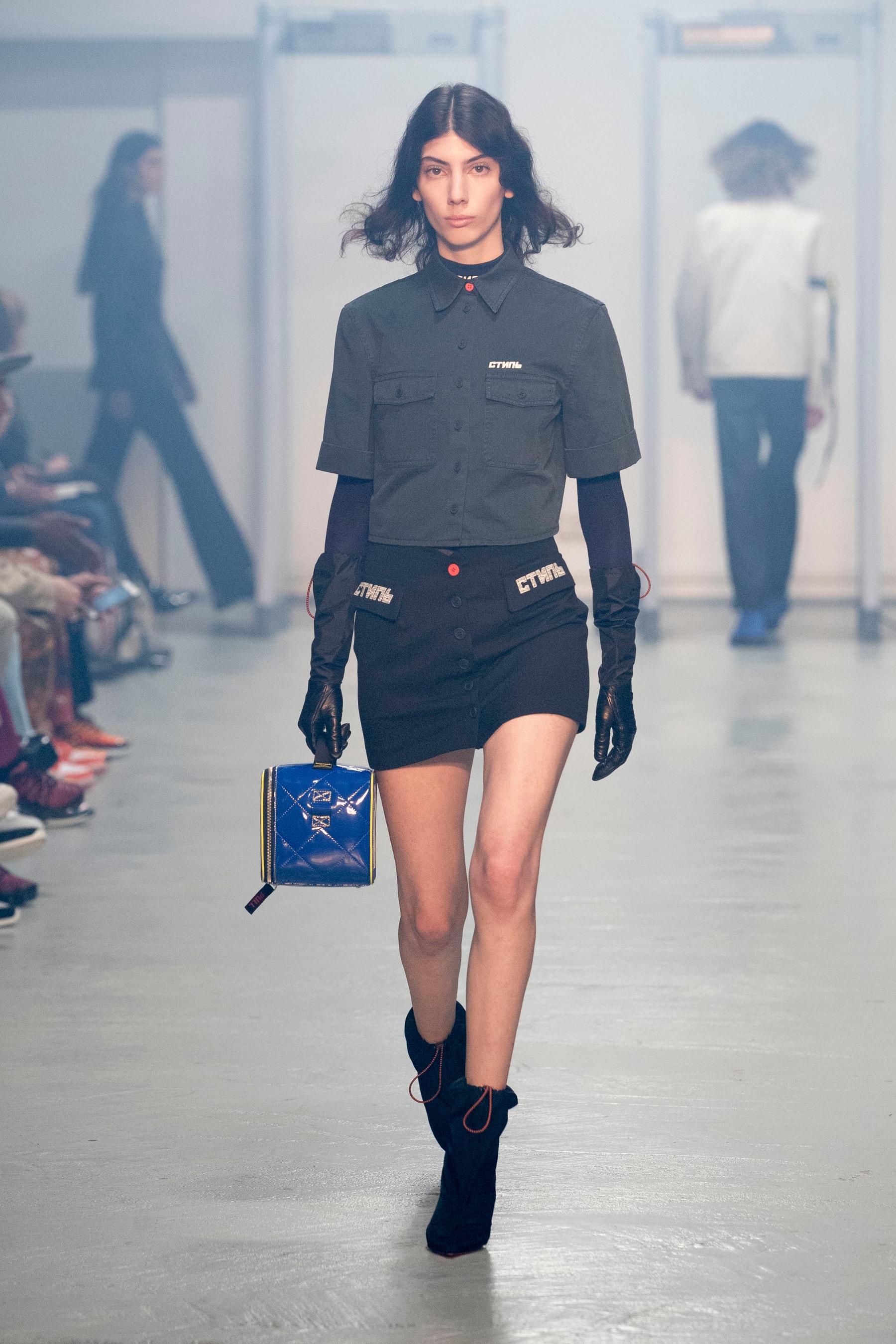 Heron Preston Ouvre La Fashion Week De Paris Sous Les Yeux De Virgil Abloh