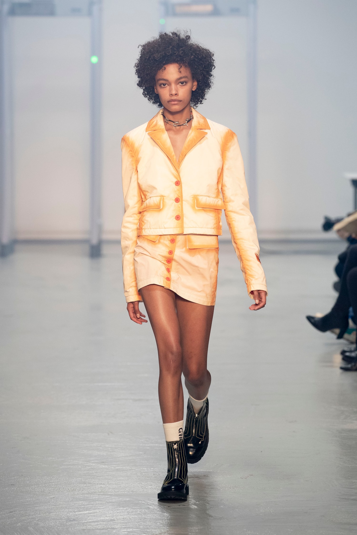 Heron Preston Ouvre La Fashion Week De Paris Sous Les Yeux De Virgil Abloh