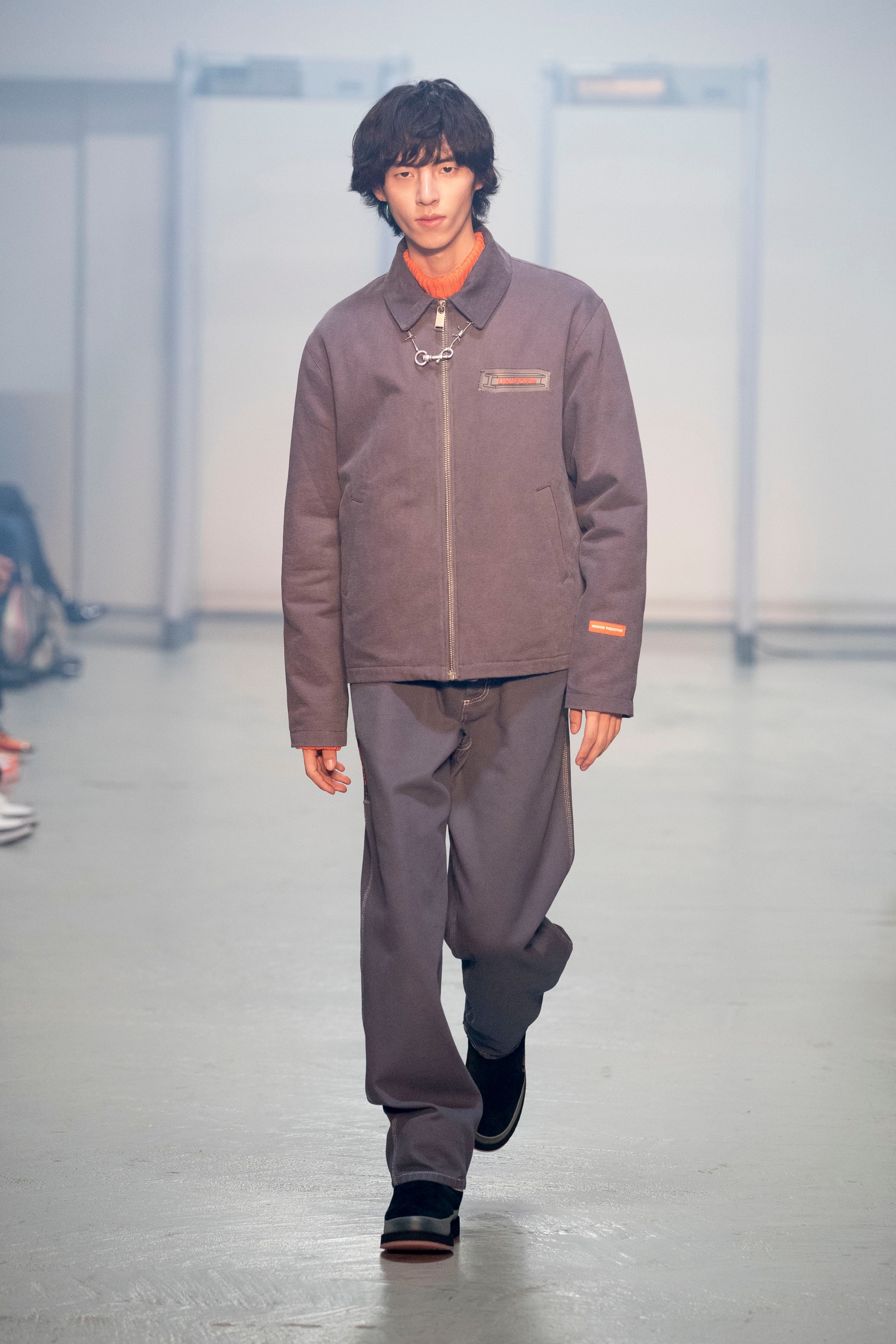 Heron Preston Ouvre La Fashion Week De Paris Sous Les Yeux De Virgil Abloh