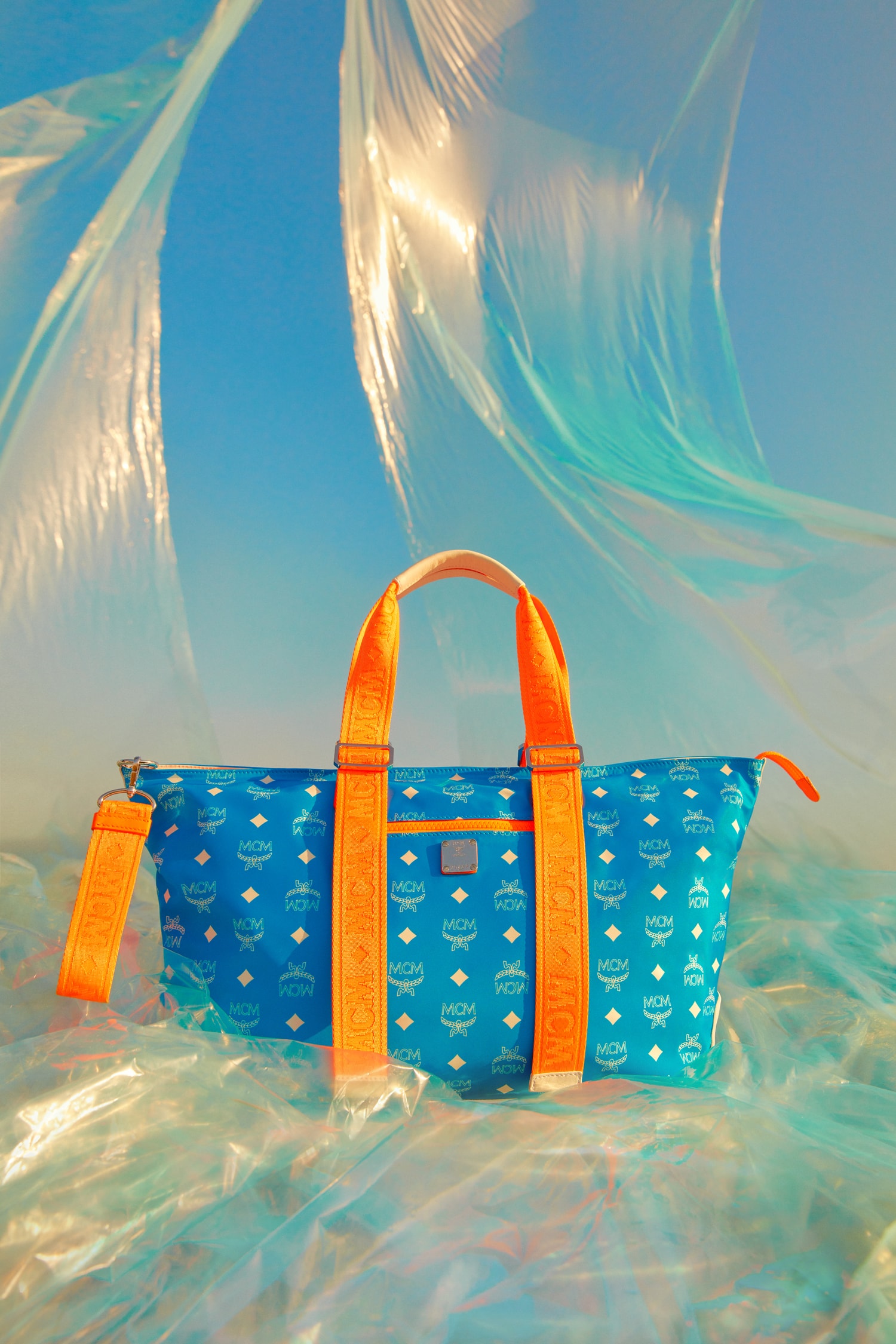 MCM Dévoile Une Nouvelle Collection De Sacs Et D'Apparel Dans Un Superbe Loobook